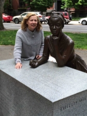 Con Phillis Wheatley, esclava y primera escritora afroamericana, Boston, 2016