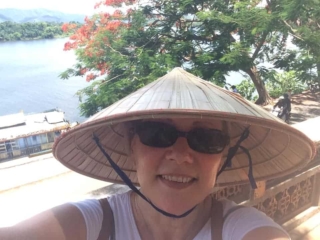 Junto al río Perfume, Hue, Vietnam 2019