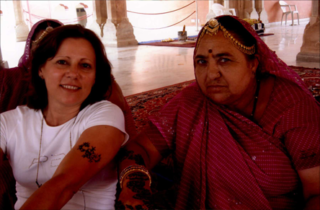 Mano a mano, Jodhpur, India 2005.