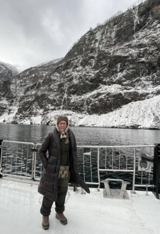 Navegando por Sognefjord, el fiordo más largo y profundo de Noruega, 2025